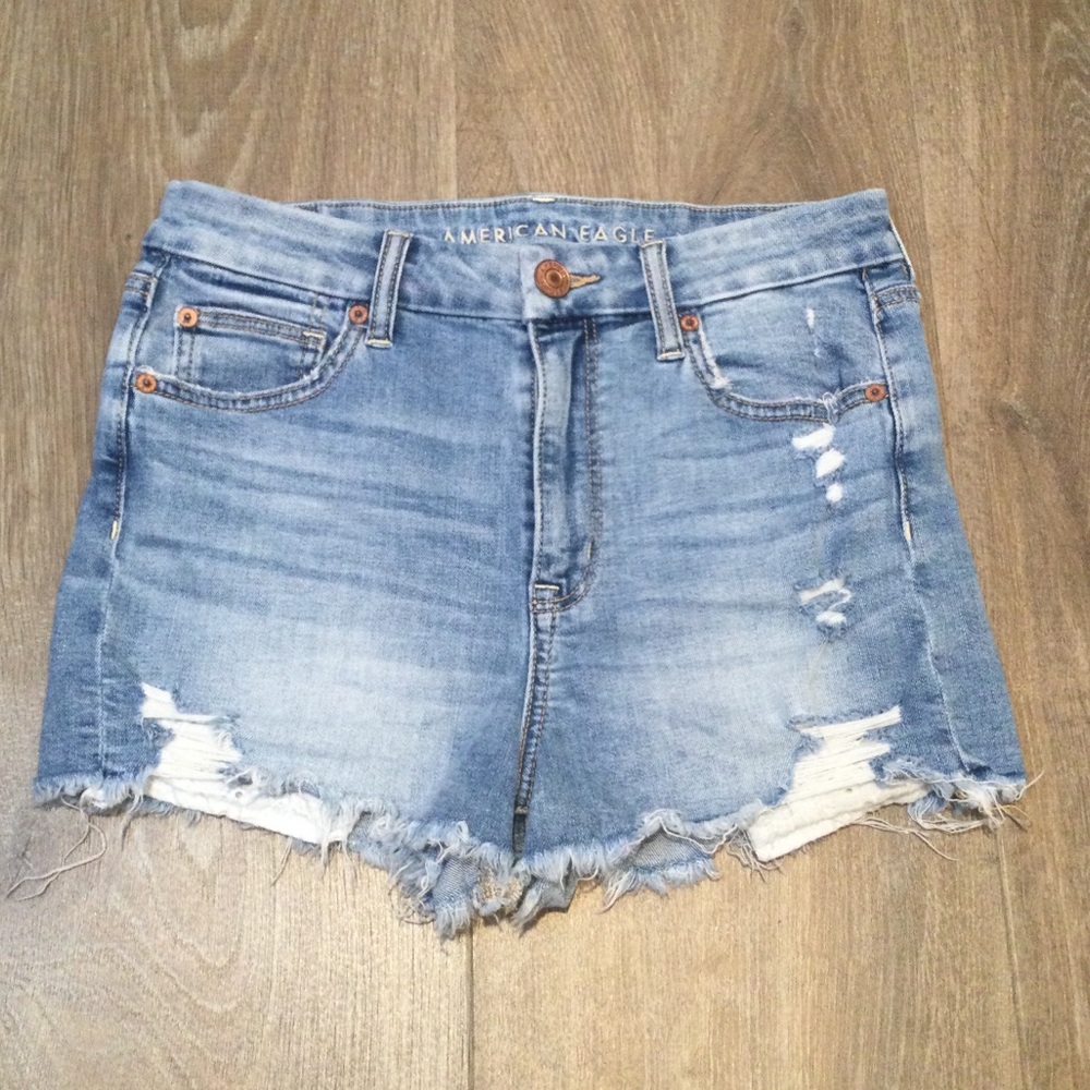 American Eagle Distressed Curvy Hi-Rise Shortie 4